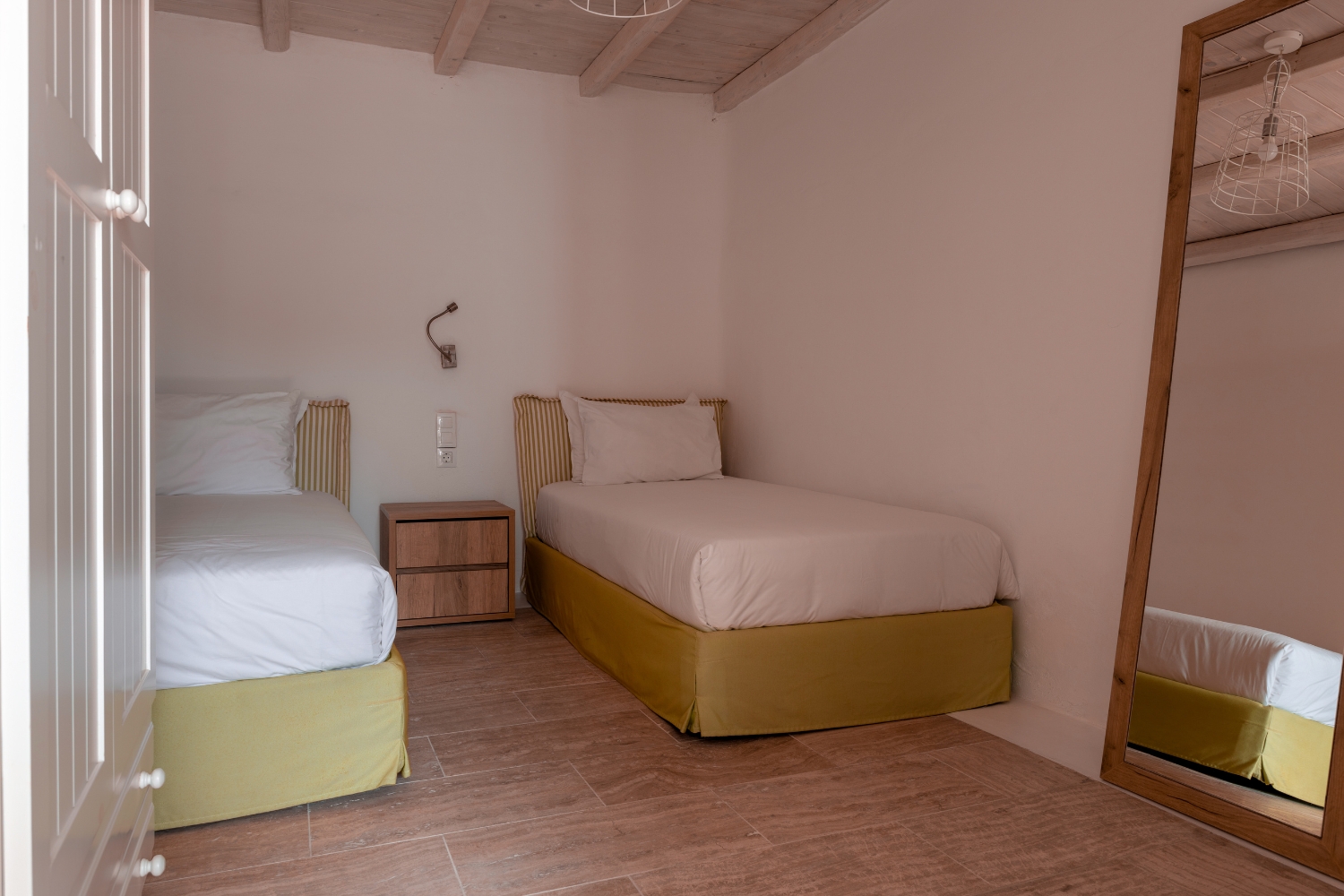 senses villas and suites mykonos rooms (4)