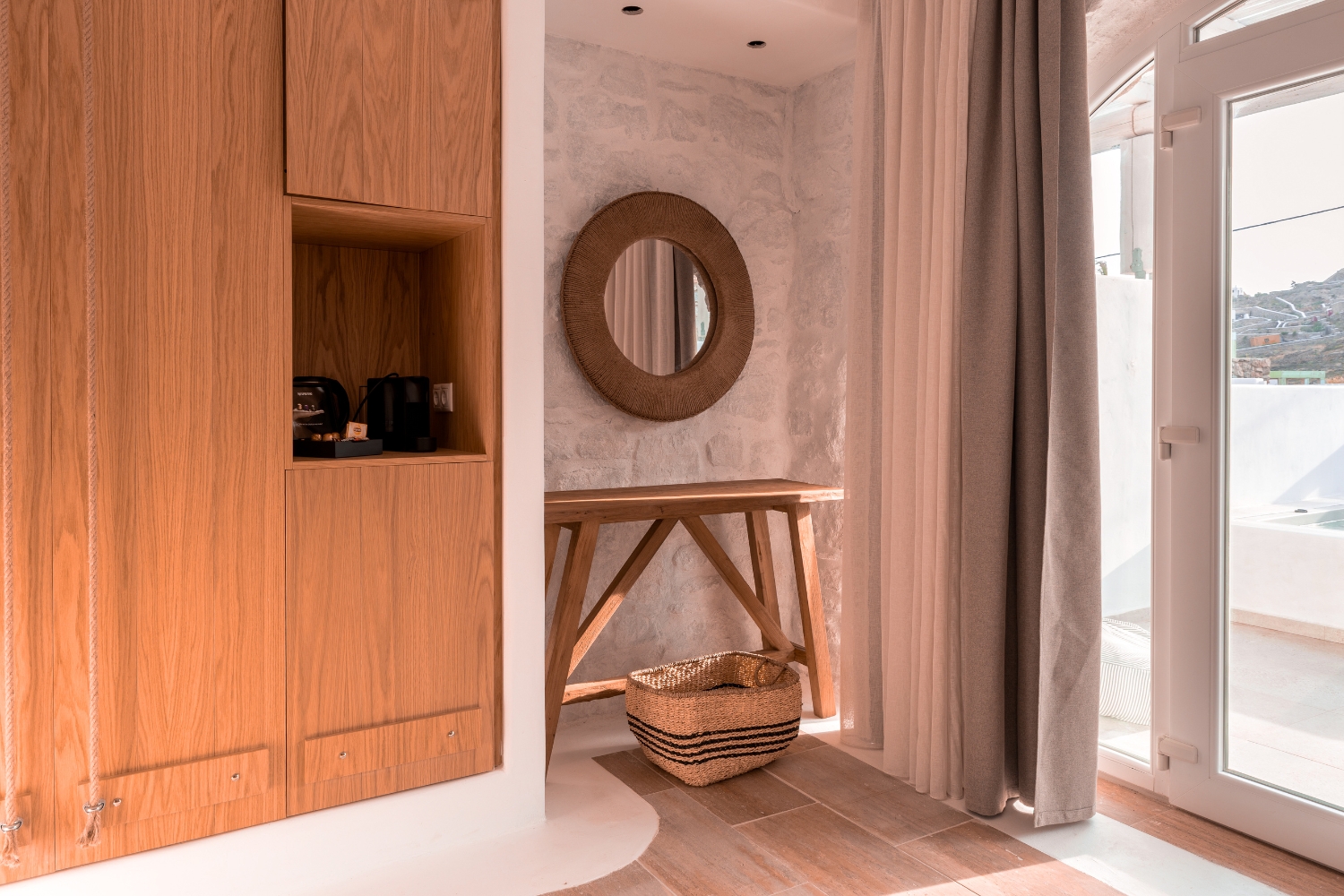 senses villas and suite mykonos room (10)